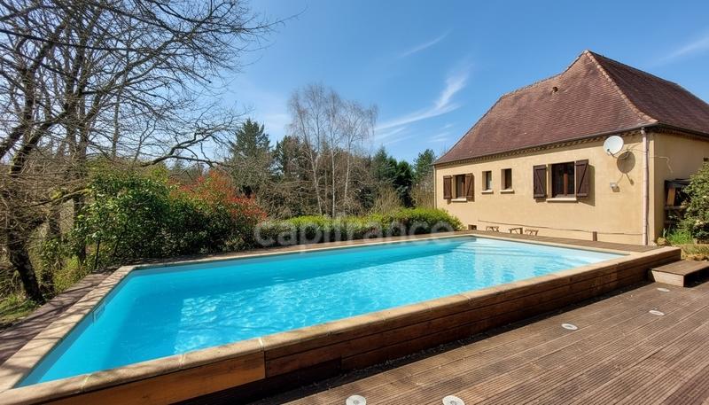 Maison - 222 m² - 8 pièces