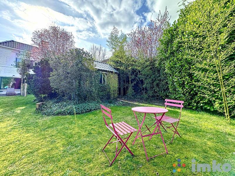 Demeure - 230 m² - 7 pièces