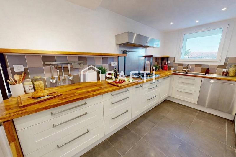 Maison - 195 m² - 7 pièces