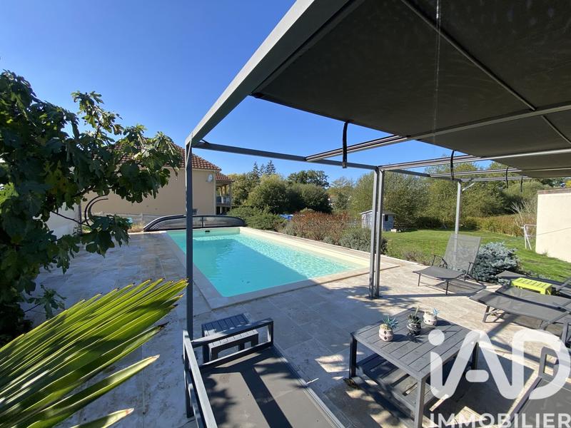 Maison - 140 m² - 5 pièces