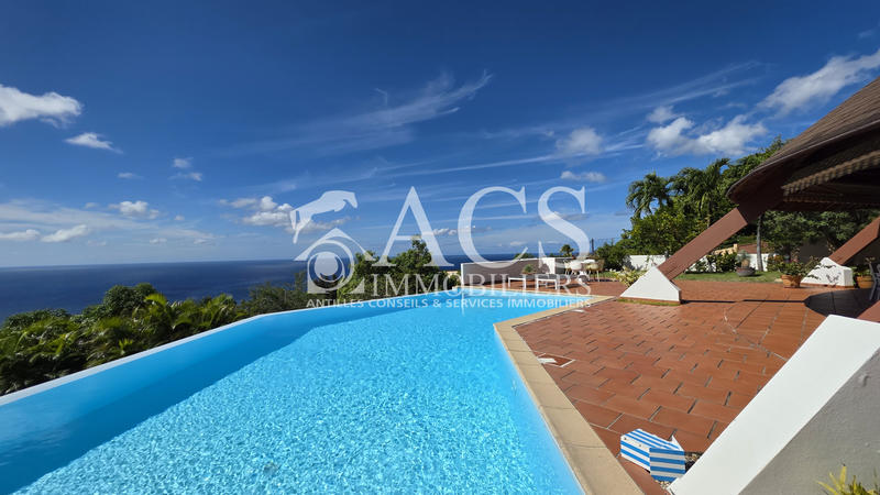 Maison - 323 m² - 7 pièces