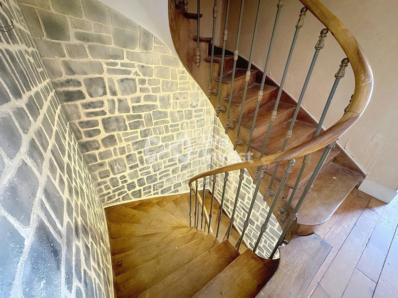 Maison - 200 m² - 10 pièces