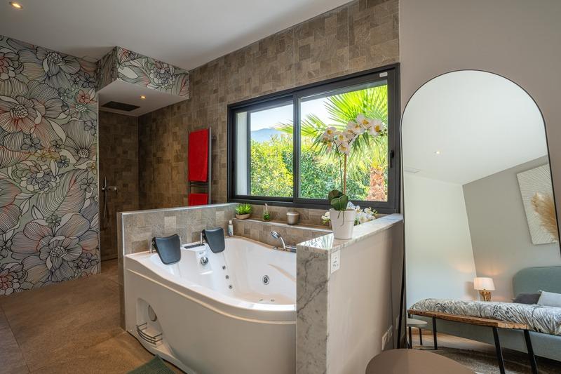 Maison - 200 m² - 6 pièces