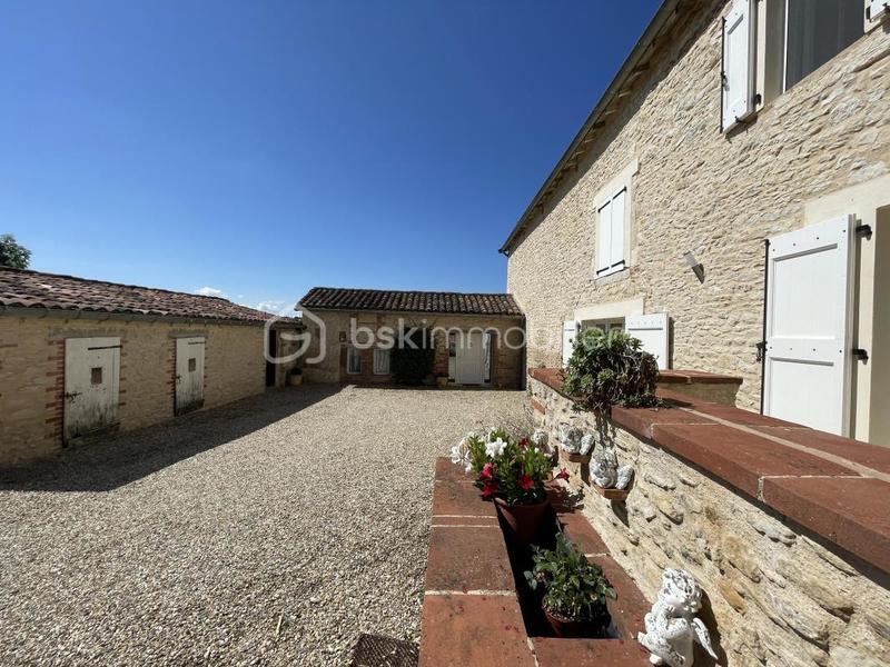 Maison de domaine équestre - 280 m² - 6 pièces