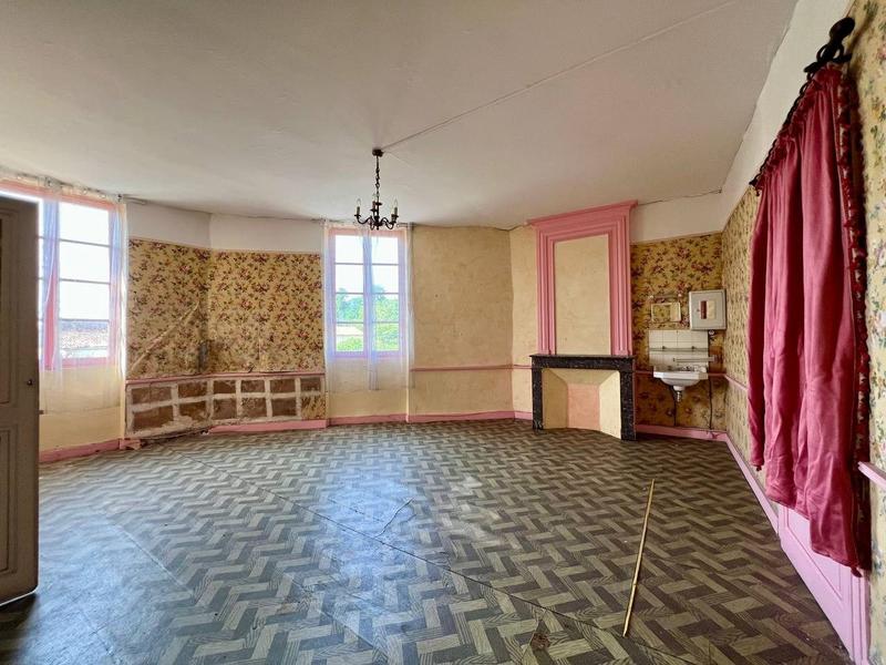 Maison traditionnelle - 270 m² - 10 pièces