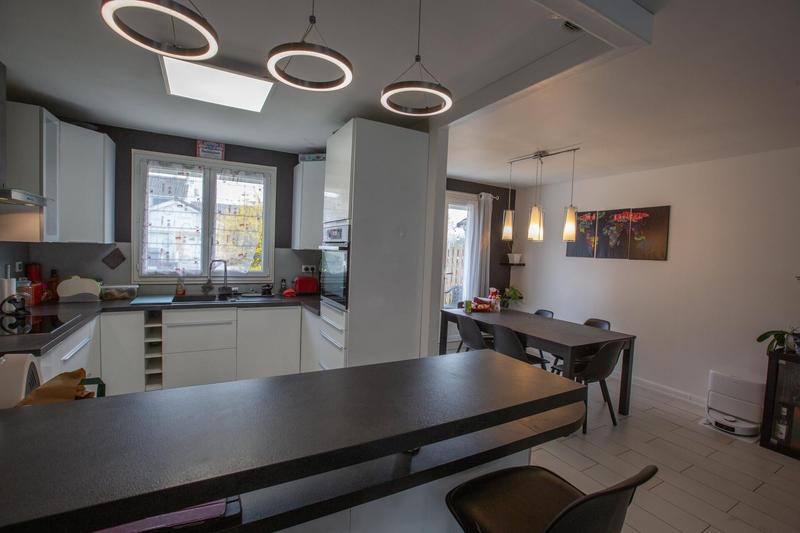 Maison - 140 m² - 6 pièces