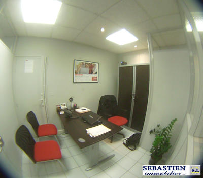 Local commercial - 76 m² - 6 pièces