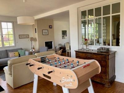 Maison - 170 m² - 8 pièces