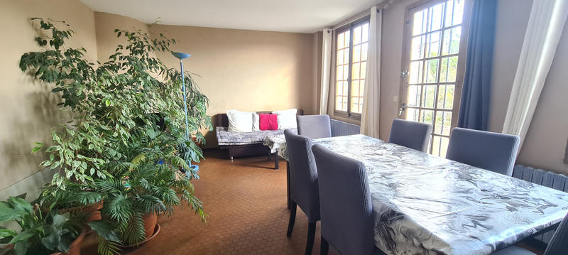 Maison - 90 m² - 5 pièces