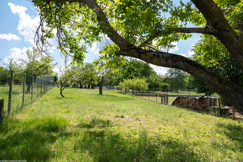 Terrain constructible - 1 000 m²