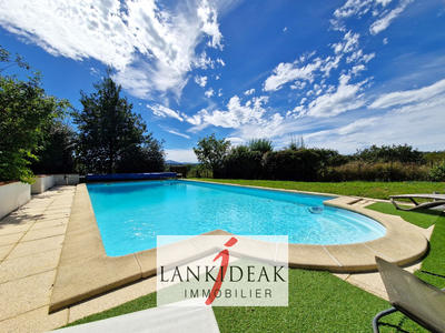 Maison - 194 m² - 6 pièces