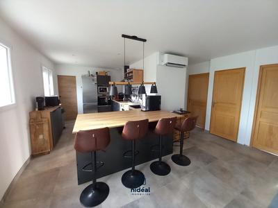 Maison traditionnelle - 96 m² - 4 pièces