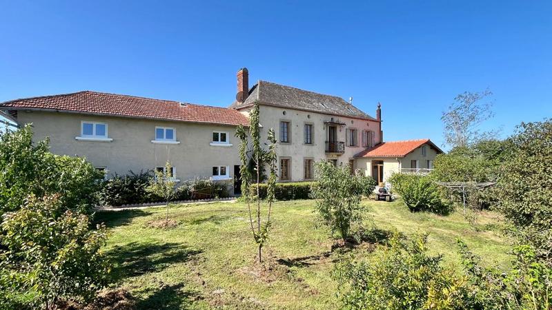 Maison - 240 m² - 6 pièces