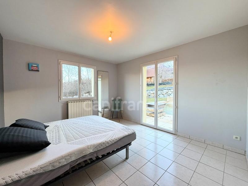 Maison - 211 m² - 9 pièces