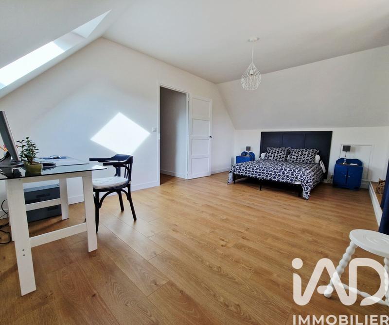 Maison - 222 m² - 12 pièces