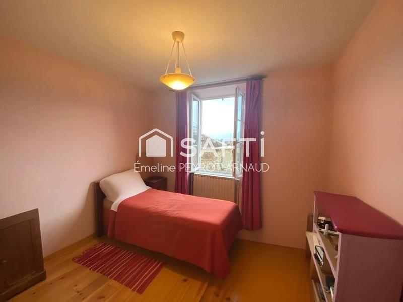 Maison - 237 m² - 10 pièces