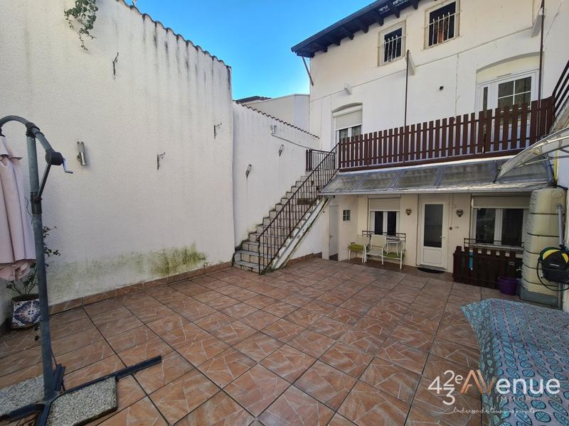 Immeuble - 250 m² - 4 pièces