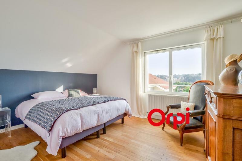 Maison - 190 m² - 8 pièces