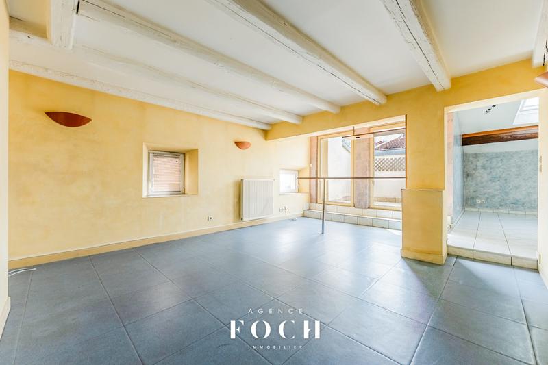 Appartement - 65 m² - 2 pièces