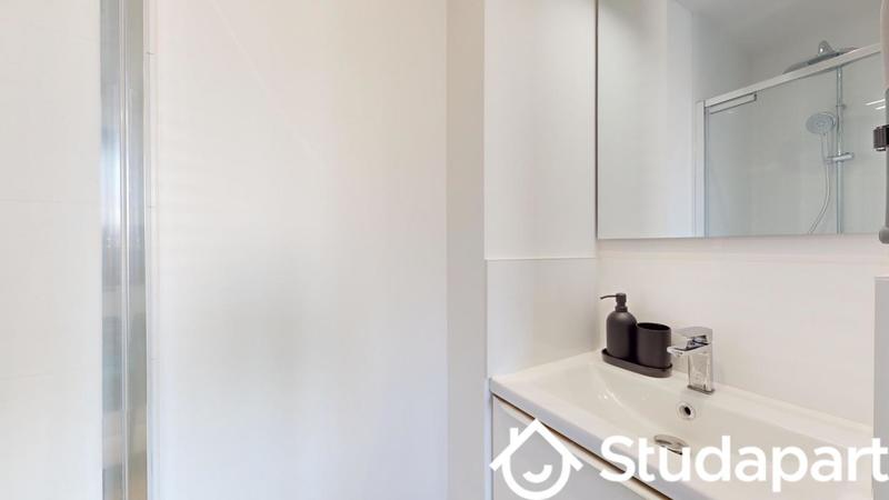 Chambre - 11 m² - 1 pièce