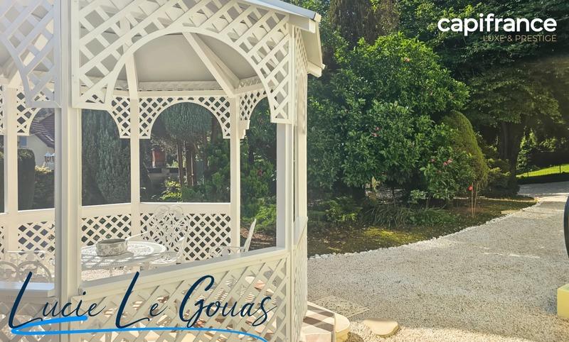 Demeure - 181 m² - 8 pièces