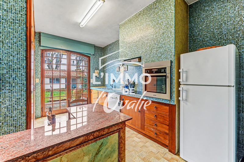 Maison - 257 m² - 9 pièces