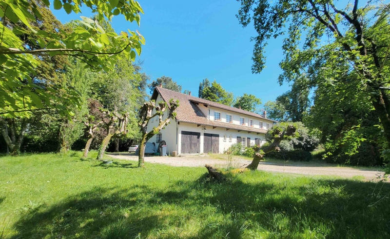 Maison - 300 m² - 9 pièces