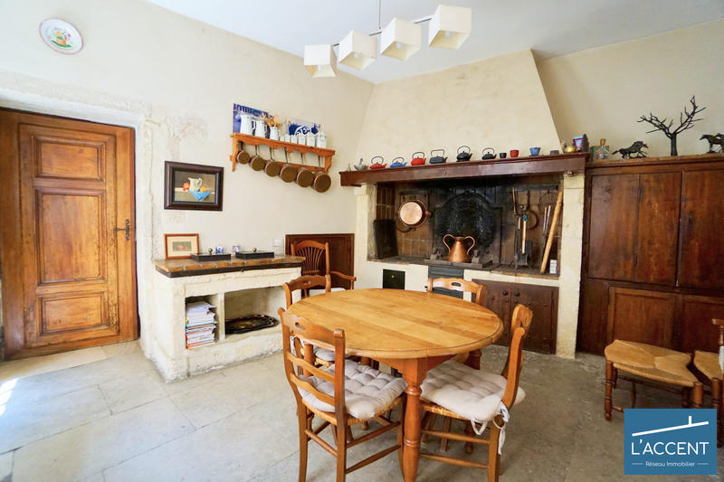 Maison - 437 m² - 14 pièces