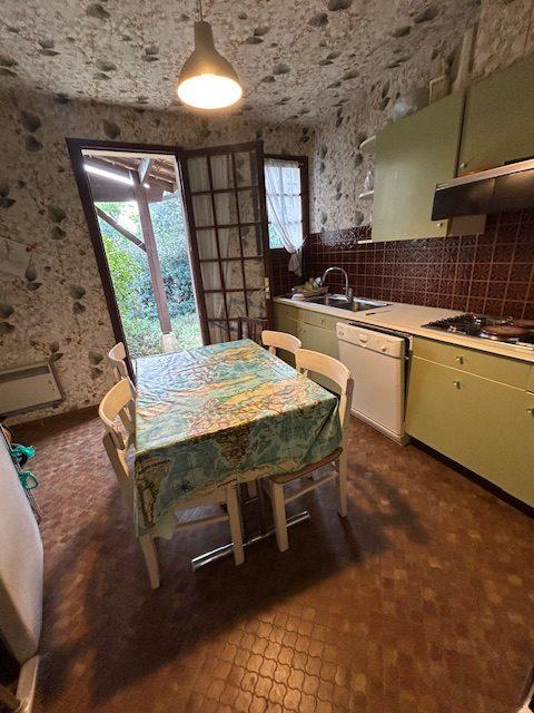 Maison - 95 m² - 5 pièces