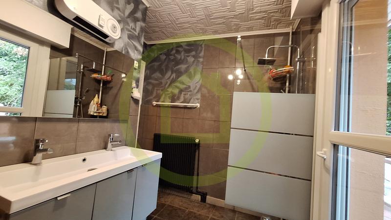 Maison - 173 m² - 9 pièces