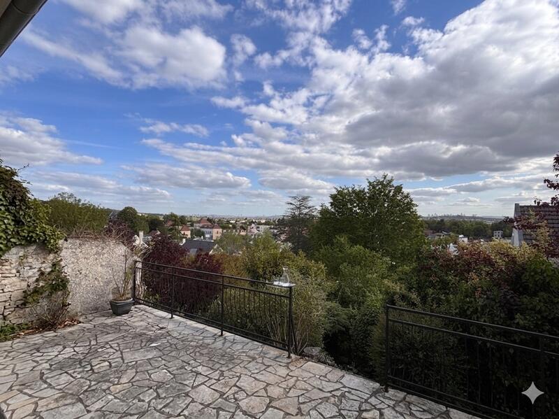 Maison - 166 m² - 7 pièces