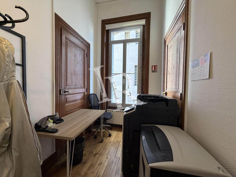 Bureau - 69 m² - 3 pièces