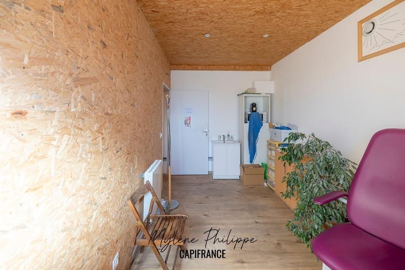 Local commercial - 111 m² - 2 pièces