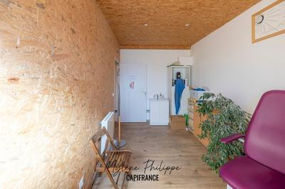 Local commercial - 111 m² - 2 pièces