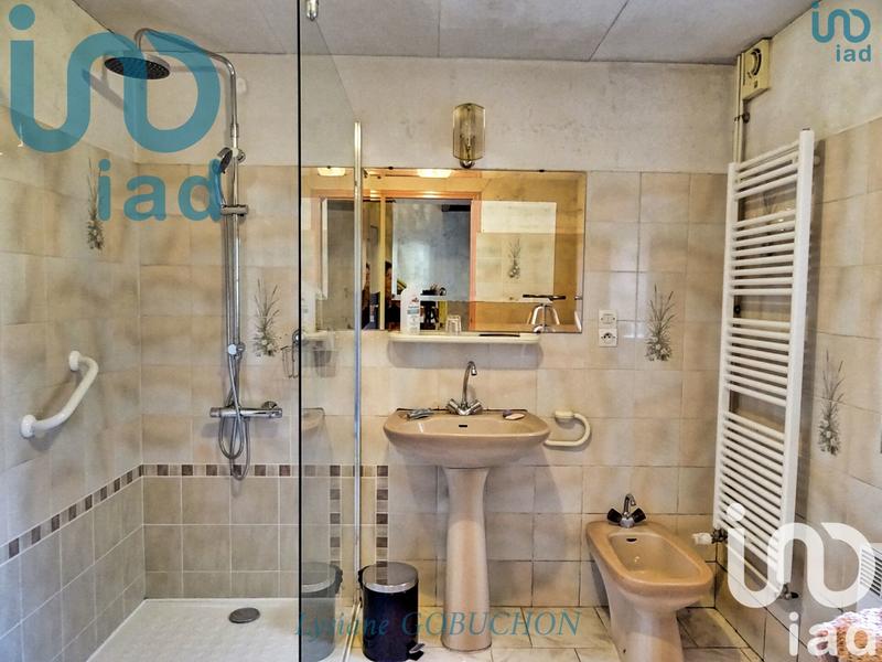 Maison - 246 m² - 11 pièces