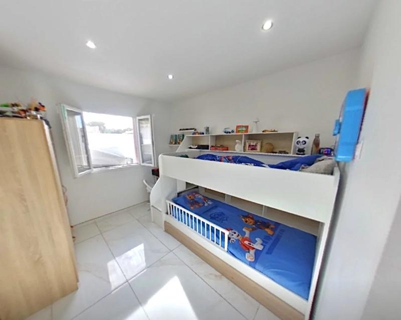 Maison - 121 m² - 5 pièces