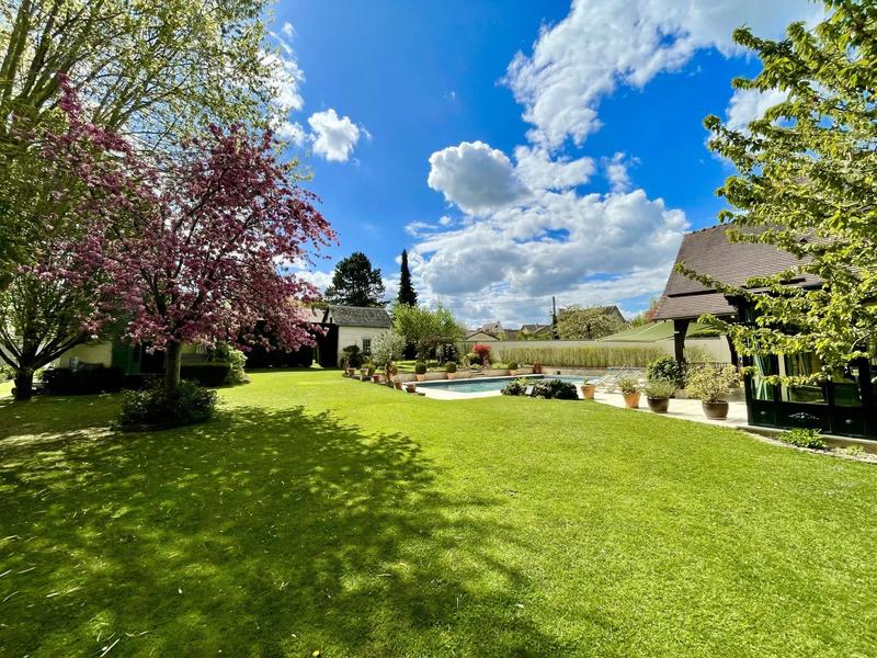 Maison - 213 m² - 7 pièces