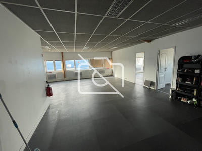 Entrepôt - 320 m²
