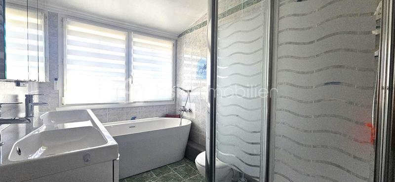 Maison - 102 m² - 6 pièces