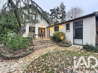 Maison - 180 m² - 9 pièces