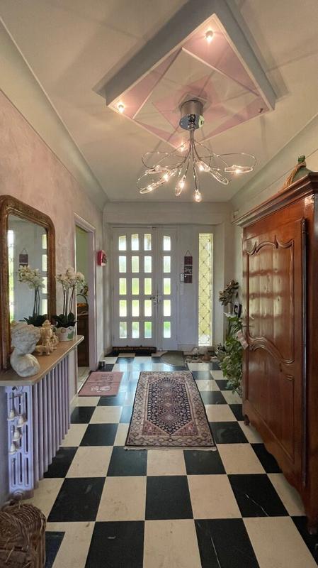 Maison - 212 m² - 8 pièces