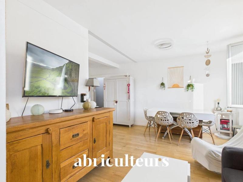 Appartement ancien - 66 m² - 4 pièces