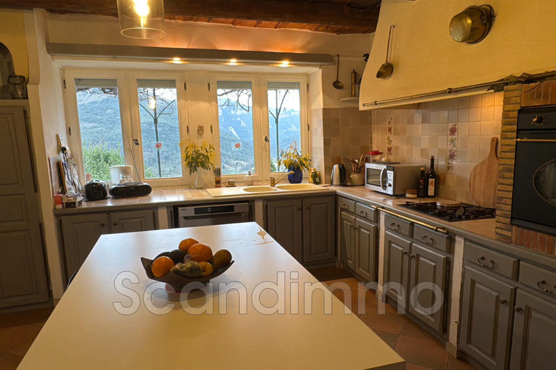 Maison - 199 m² - 5 pièces