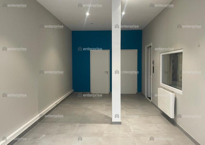 Local d'activité / Entrepôt - 316 m²