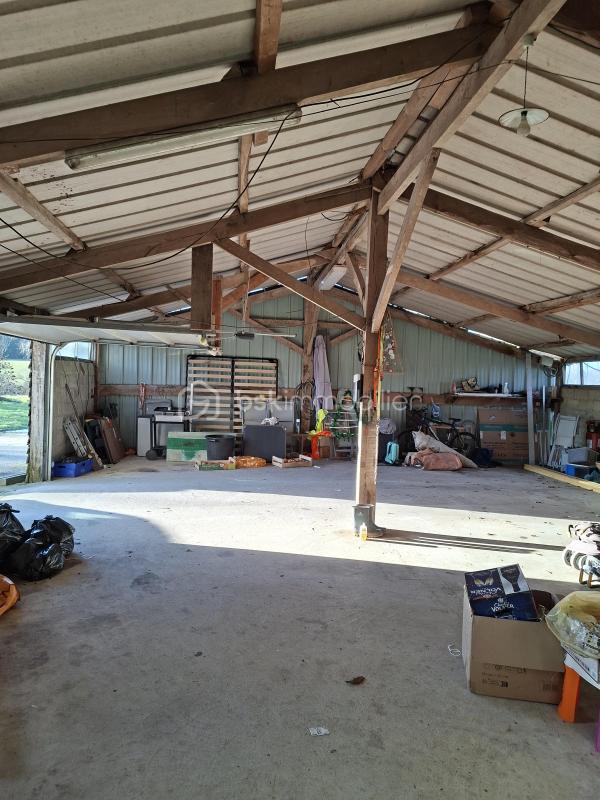 Maison traditionnelle - 243 m² - 8 pièces