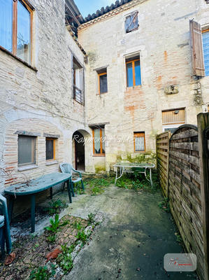 Maison - 304 m² - 11 pièces