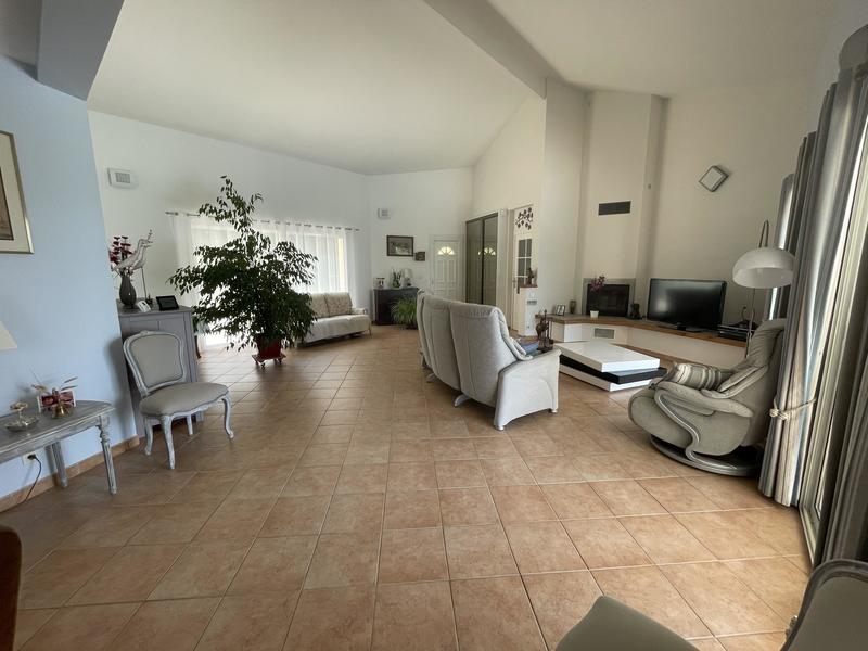 Villa - 180 m² - 6 pièces