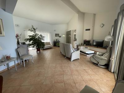 Villa - 180 m² - 6 pièces