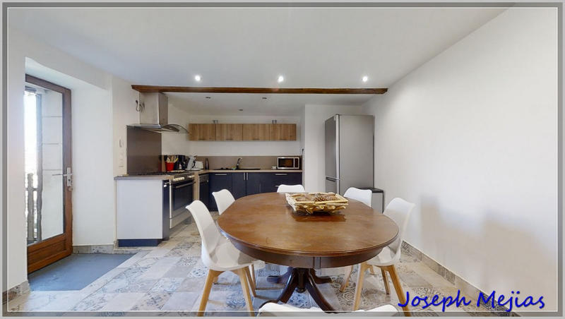 Maison - 332 m² - 11 pièces