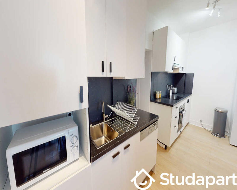 Chambre - 80 m² - 1 pièce